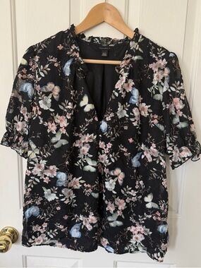 Talara Black Floral Short-Sleeve Blouse